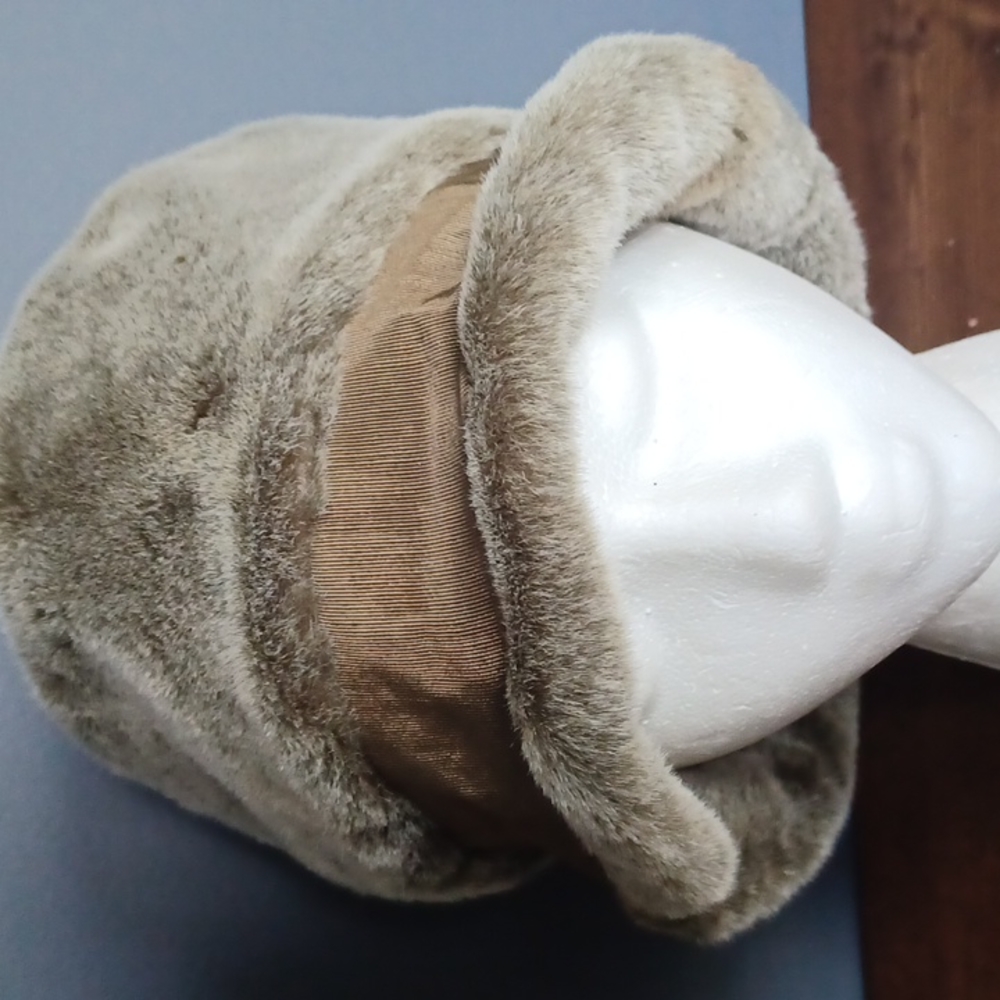 Hat - Picture 2 of 12